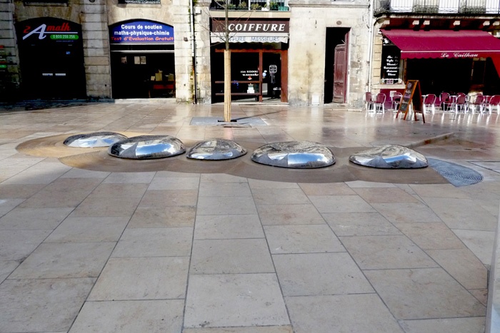 Fontaine Place du Palais : cote1