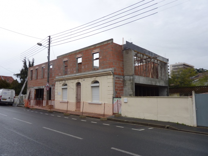 Maison DS-57 : Faade sur rue avant la charpente