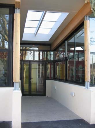 Bibliothque scolaire et salle informatique : cubnezais entree nord