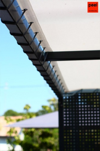 HABITAT VACANCES : détail pergola