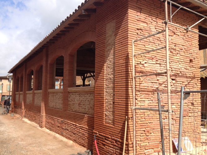Reconversion de l'ancien préau scolaire en salle de réunion à Fronton (31) : préau fronton.JPG