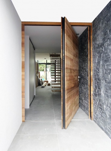 Maison neuve à Villenave d'Ornon : porte entrée